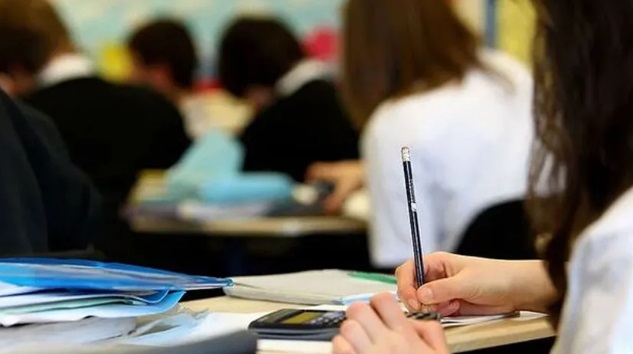 Diyarbakır da sel! 5 okulda eğitime ara verildi