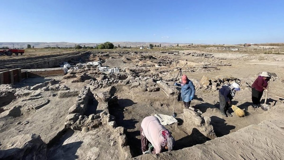 İç Anadolu daki medeniyetlerin izleri kazılarla gün yüzüne çıkarılıyor
