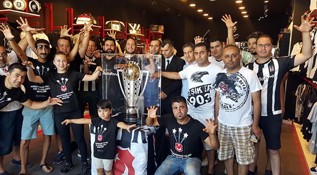 Beşiktaş ın şampiyonluk kupası Bodrum da