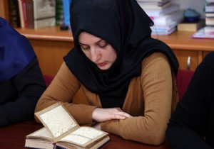 Suriyeli kadınlara Kur an-ı Kerim kursu!