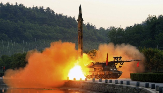 Kuzey Kore 'süper büyük savaş başlıklı' seyir füzesi ile uçaksavar füzesini test etti