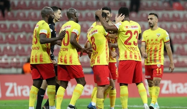 Kayserispor tur biletini 4 golle aldı