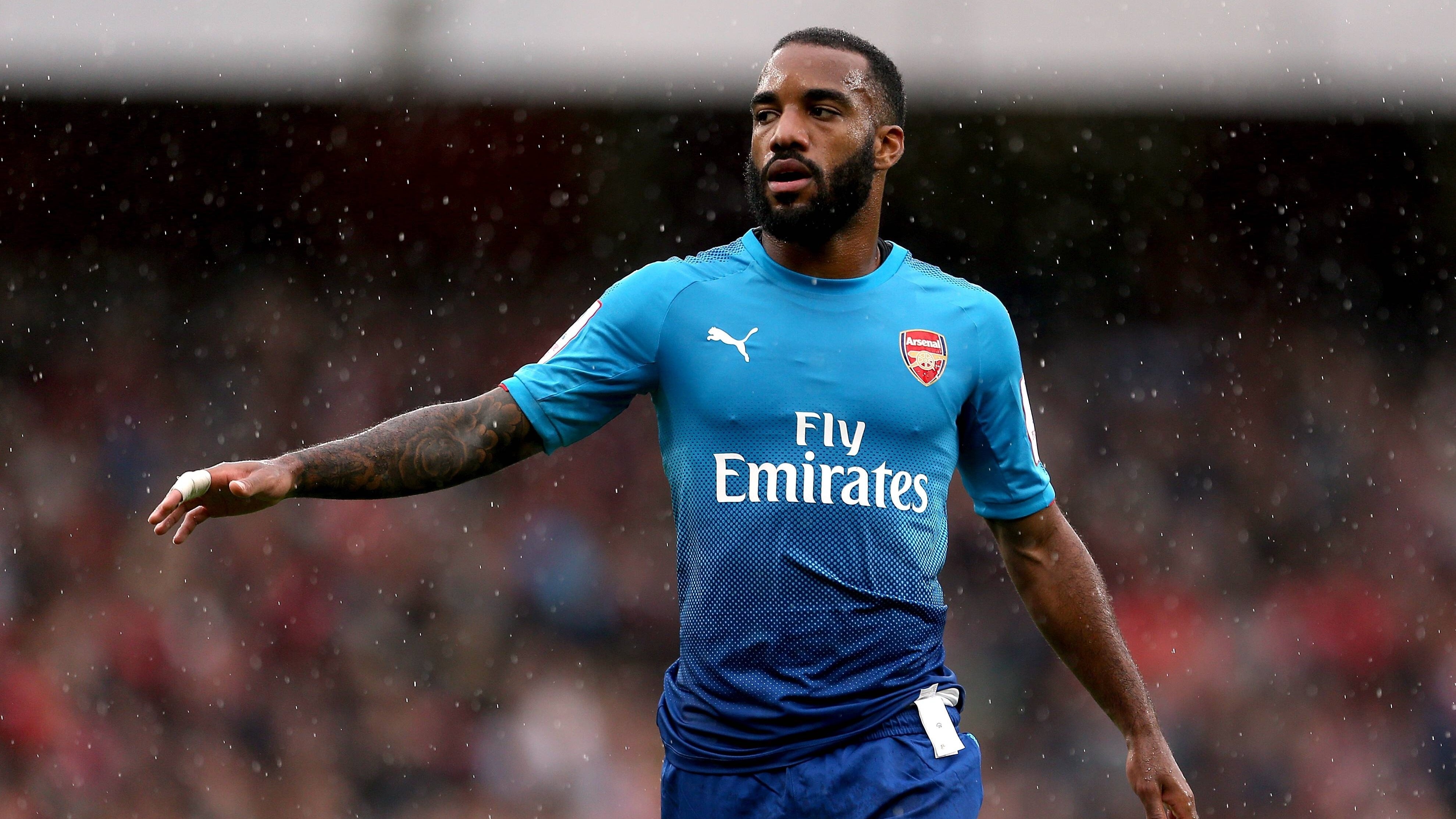 Lacazette Arsenal den ayrılıyor mu?