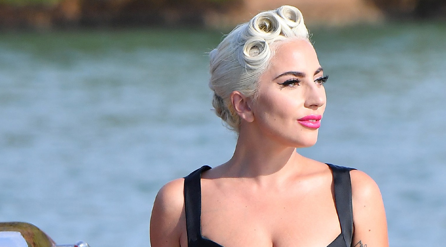 Lady Gaga 19 yaş travmasını anlattı!