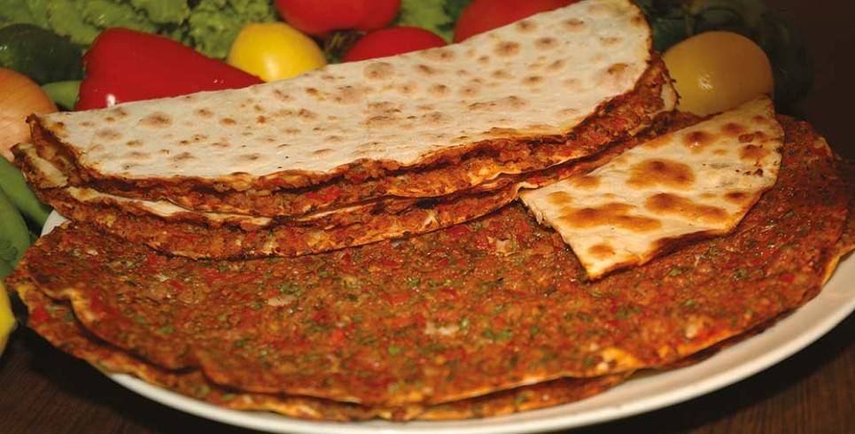 Lahmacun 25 kişiyi hastanelik etti: Restoran mühürlendi