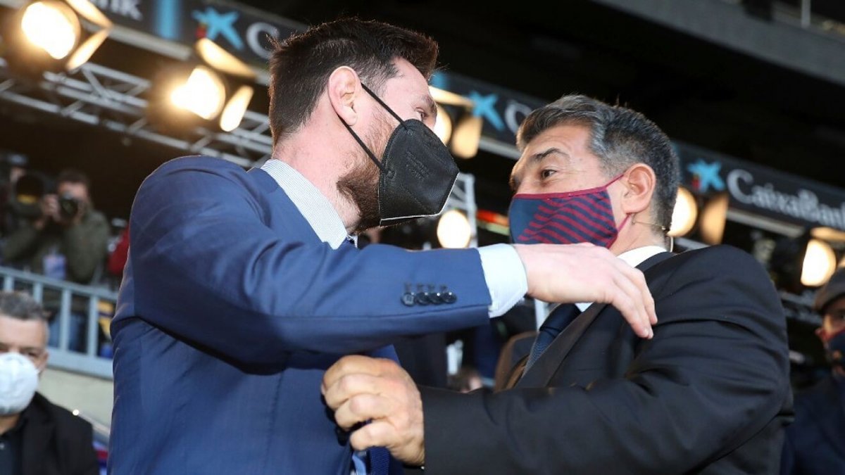 Laporta açıkladı! Messi takımdan neden ayrıldı?