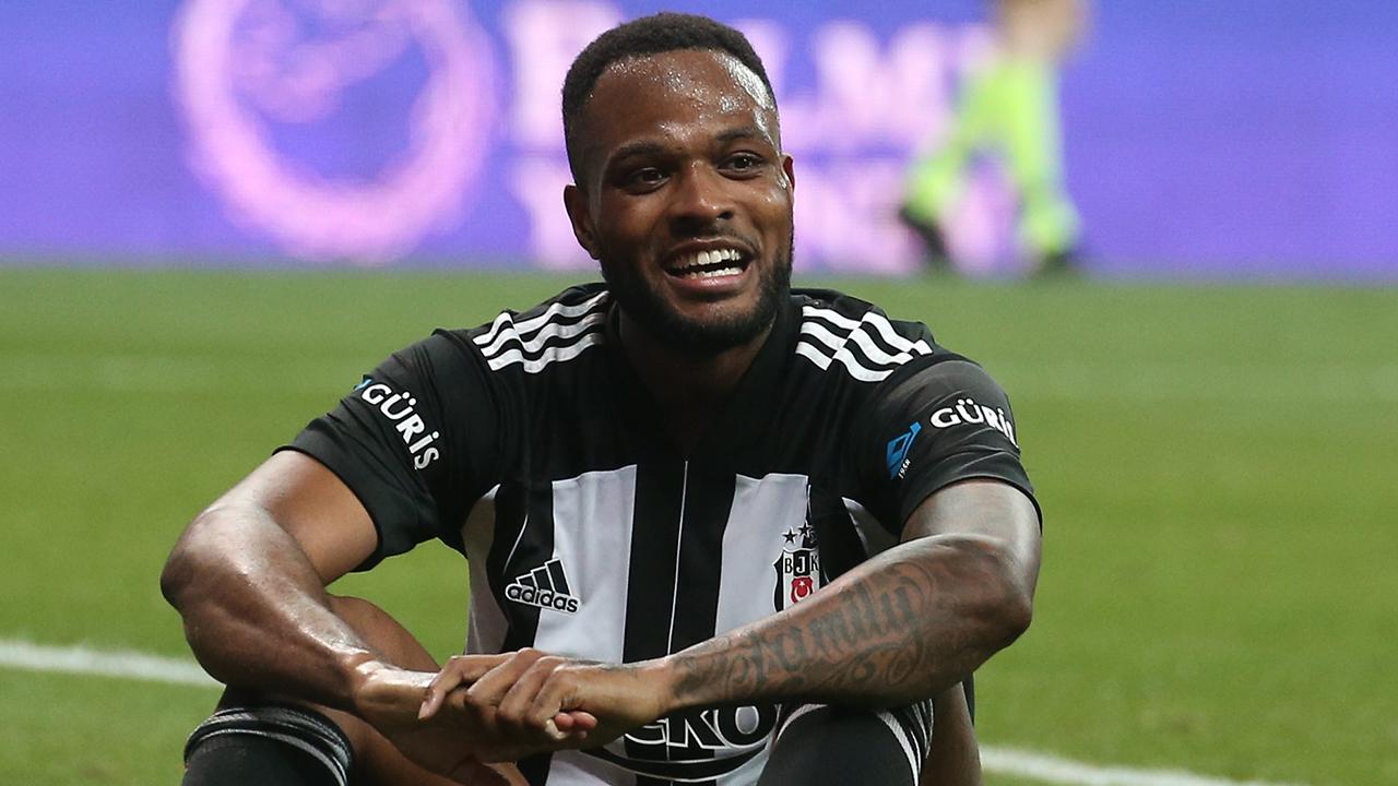 Beşiktaş ta Larin bilmecesi! Takımdan ayrılıyor mu?