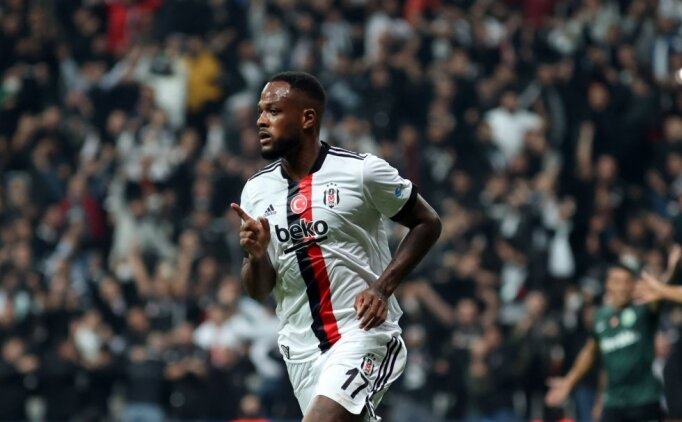 Beşiktaş, Larin ile yeni kontrat yapmak istiyor