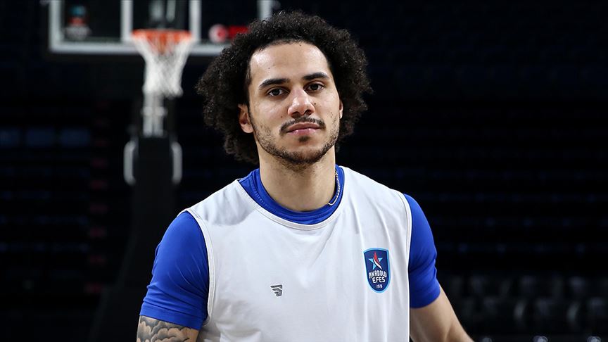 Rekorların adamı Shane Larkin