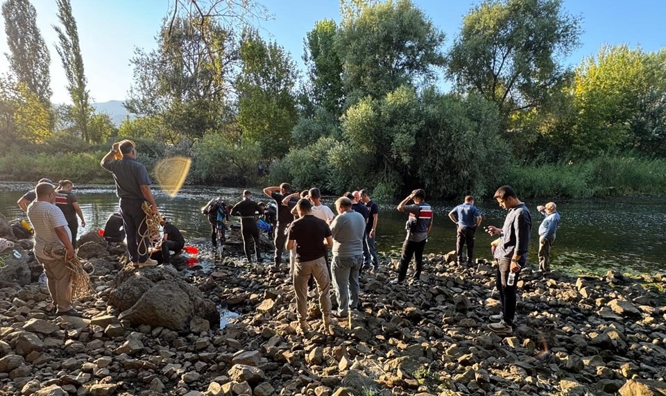 Sakarya Nehri ne giren iki çocuk hayatını kaybetti
