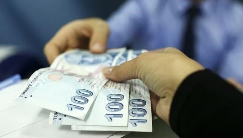 Yaşlı ve engelli aylıkları hesaplara yatırılmaya başlandı