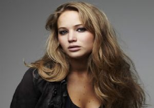 Jennifer Lawrence yılın en güzel kadını seçildi!