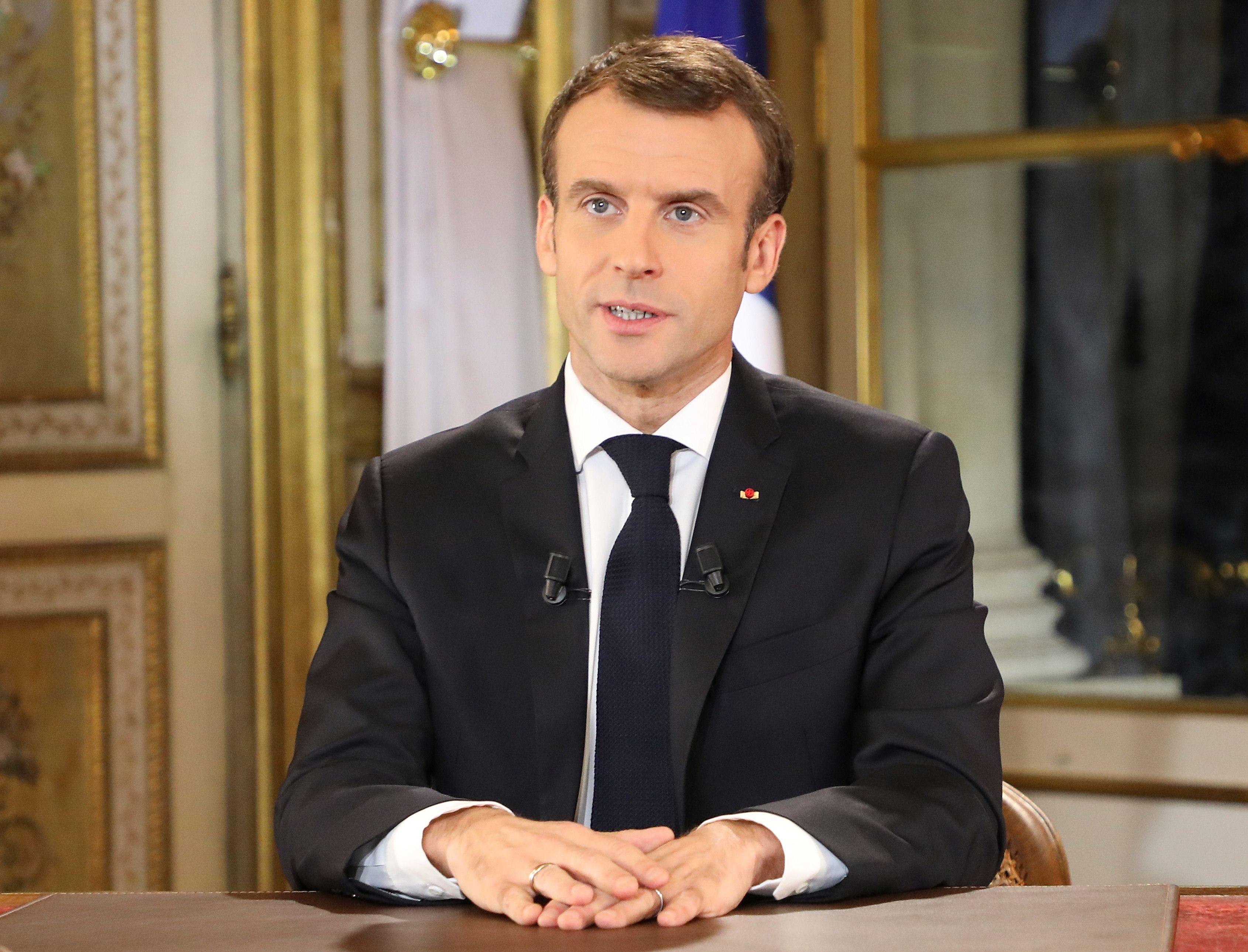 Macron itiraf etti!