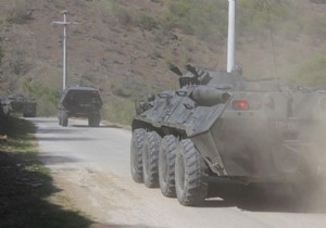 Makedonya da polis karakoluna saldırı!