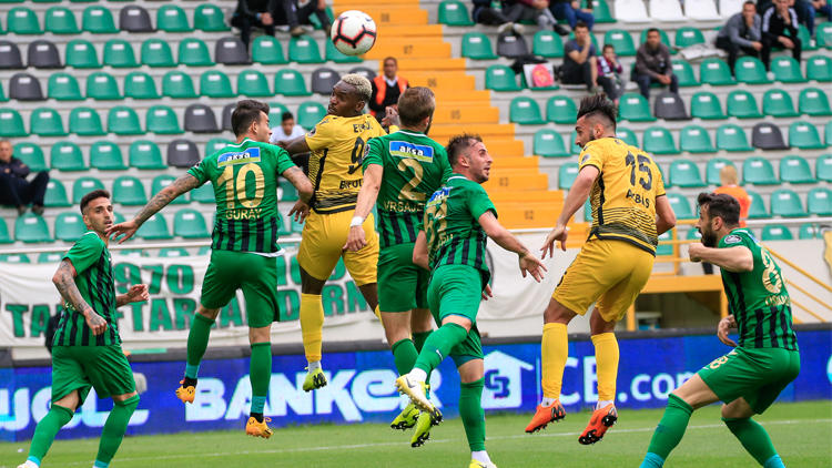 Akhisarspor umudunu azalttı