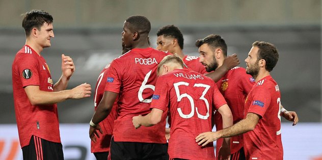 Manchester United uzatmalarda güldü