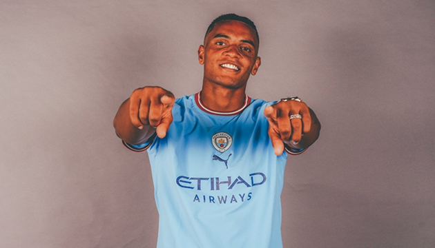 Manchester City, Akanji yi kadrosuna kattı!