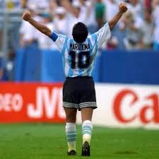 Futboldan Maradona geçti