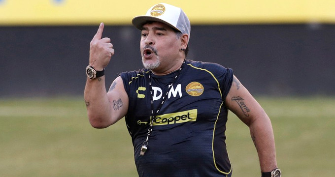 Maradona mide kanaması geçirdi