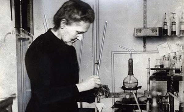 Marie Curie nin evini Polonya satın alıyor