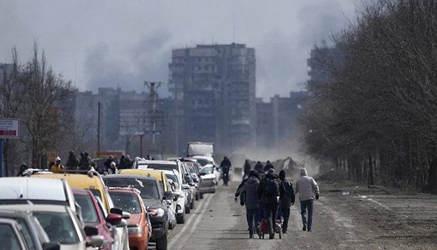 Rusya Mariupol e  çok güçlü  iki bomba attı!