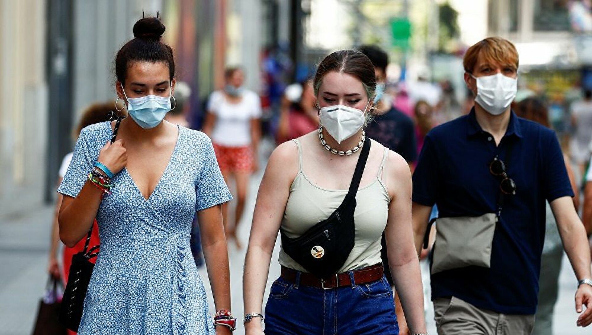 Karar açıklandı! Artık maske takmak zorunlu