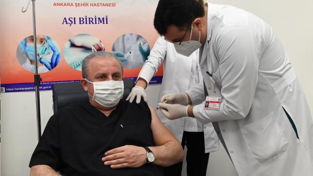 Mustafa Şentop Kovid-19 aşısı oldu
