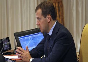 Medvedev den Esed e Uyarı: