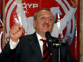 AĞAR: DAĞA ÇIKAN GENÇ KALMADI