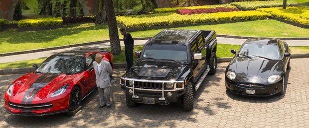 Meksika da devletin el koyduğu lüks araçlar yoksullara yardım için satılıyor