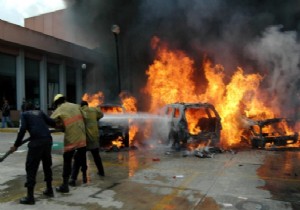 Meksika da protestocular eyalet meclisini yaktı!