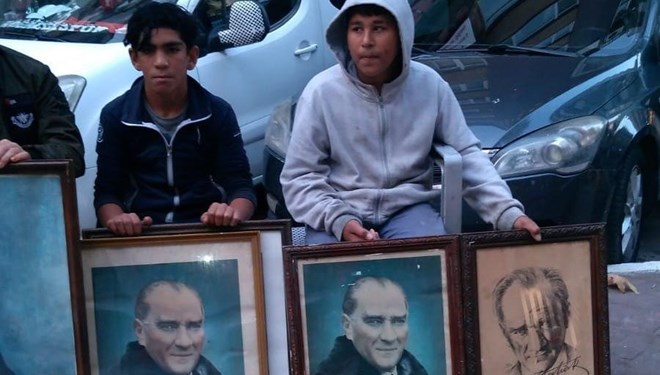 Çocuklar, Atatürk fotoğrafına sahip çıktılar
