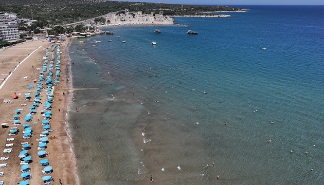 Mersin in plajları mavileşiyor!