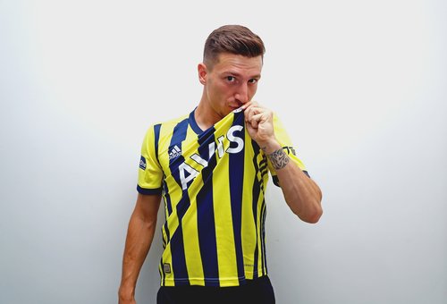 Mert Hakan Fenerbahçe de olmaktan büyük onur duyuyor