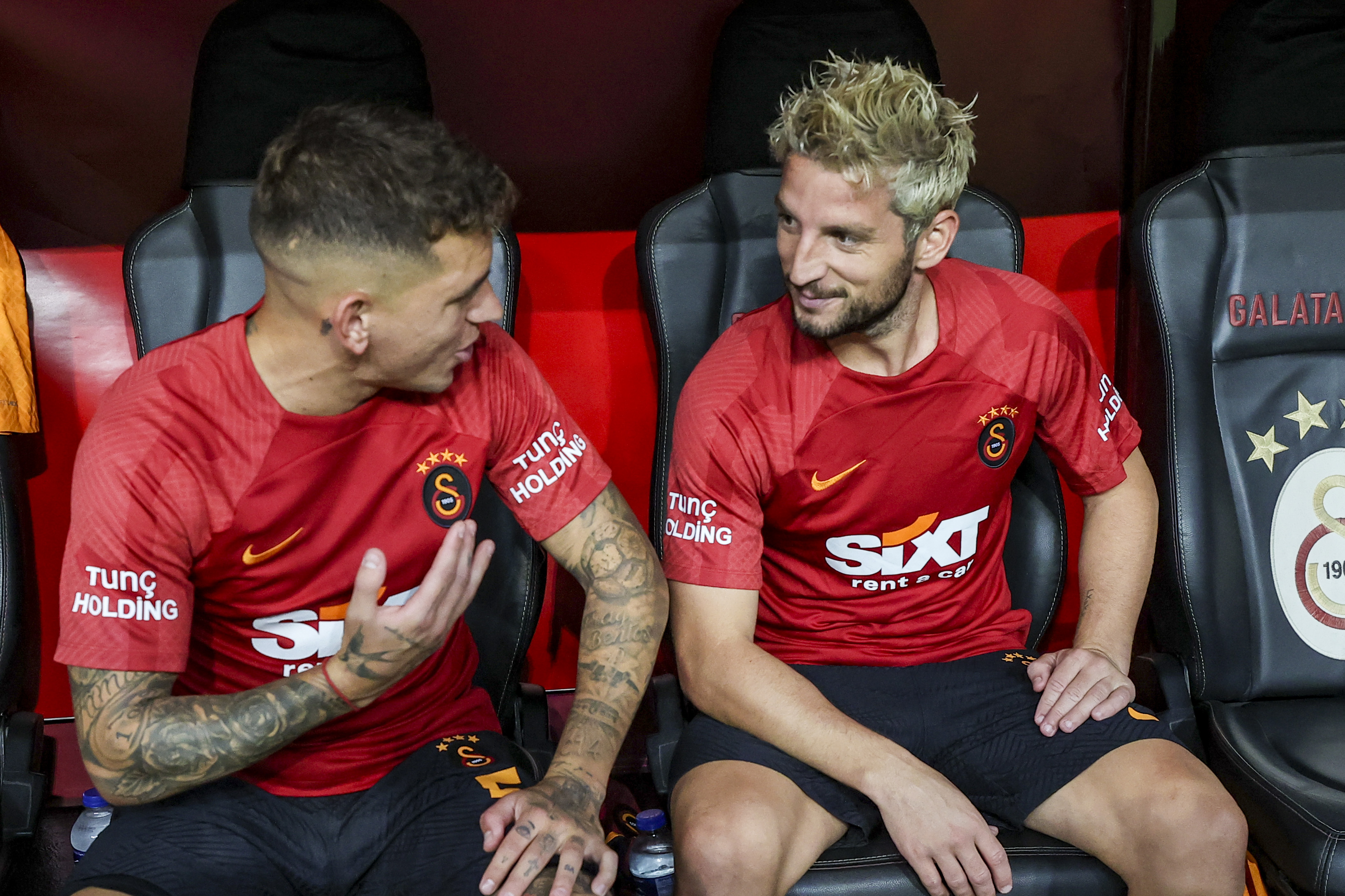 Galatasaray dan çifte transfer! Dries Mertens sonrası bir imza daha