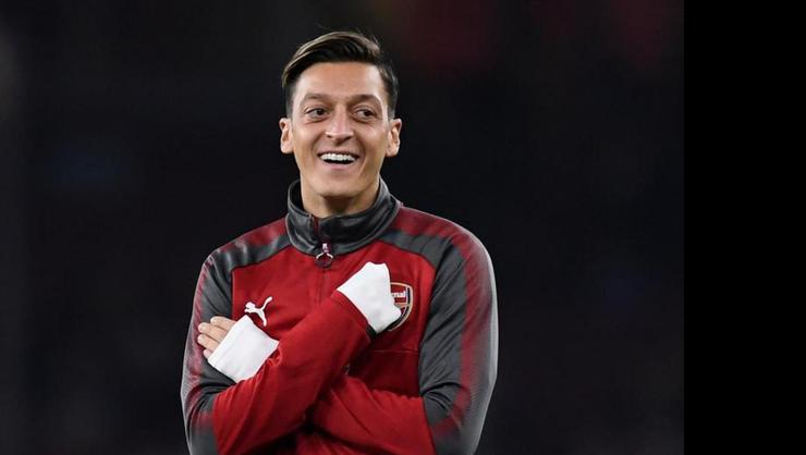 Mesut Özil den olay tweet