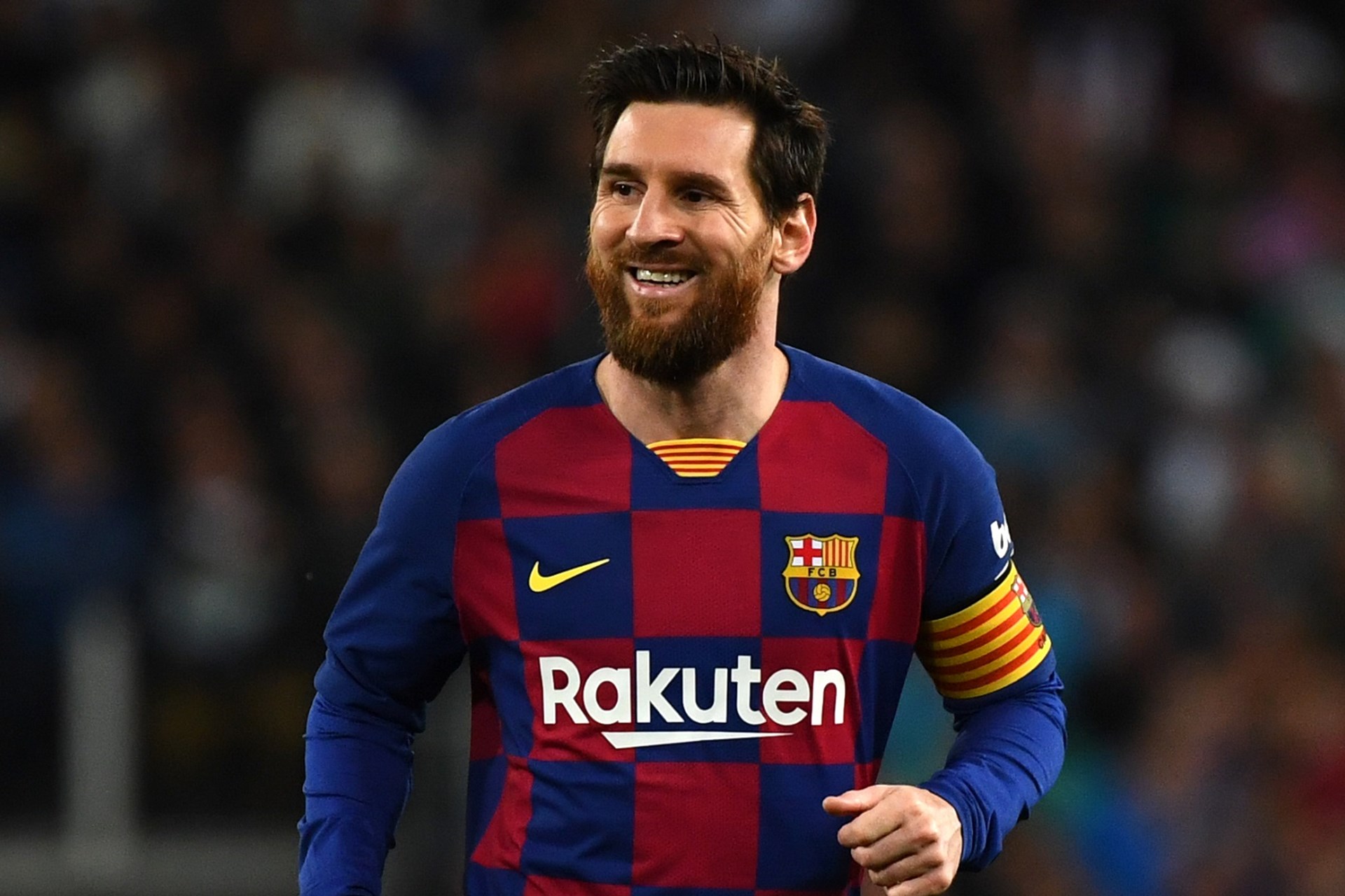 Messi Barcelona yı zirveye taşıyor