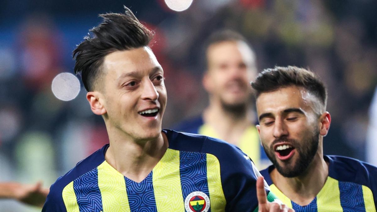 Mesut Özil e talip var!