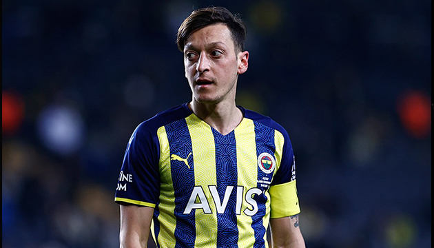 Mesut Özil ile yollar ayrıldı!