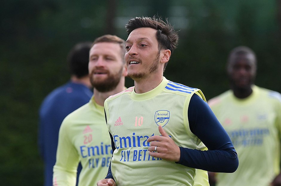 Fenerbahçe den Özil bombası