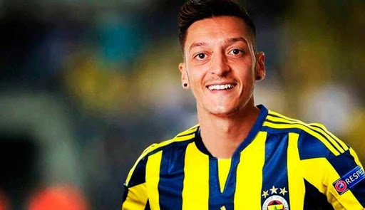 Fenerbahçe de Mesut Özil, takımla çalışmalara başladı