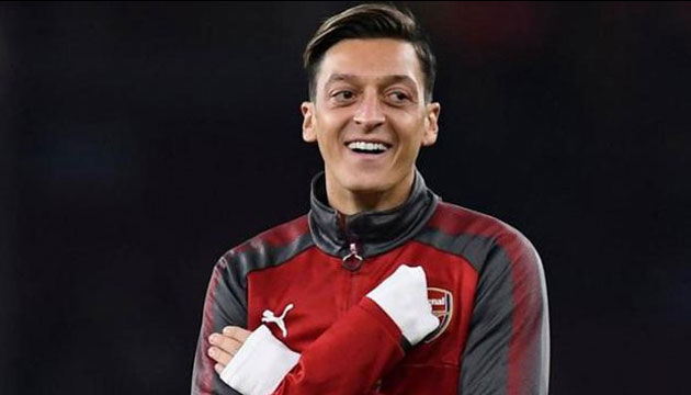 Mesut Özil in Galatasaray paylaşımı olay oldu