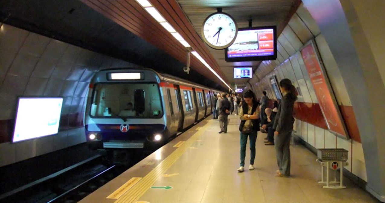 İBB den  metroda maske takın  uyarısına yanıt