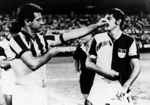 Metin Oktay ın Unutulmaz Sahnesi...