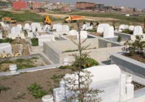 Mezarı İnternetten Ucuza Alın!