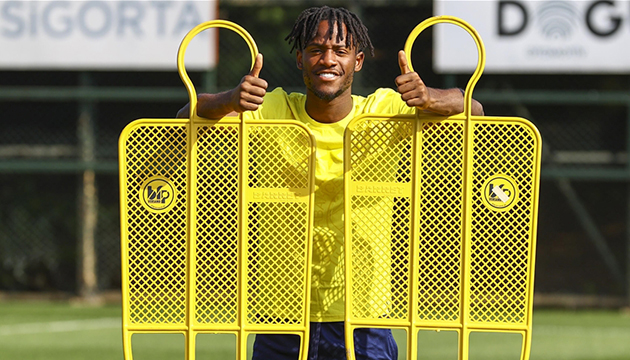 Batshuayi derbi galibiyeti istiyor!