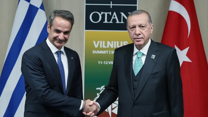NATO Zirvesi nde kritik görüşme: Erdoğan ve Miçotakis bir araya geldi