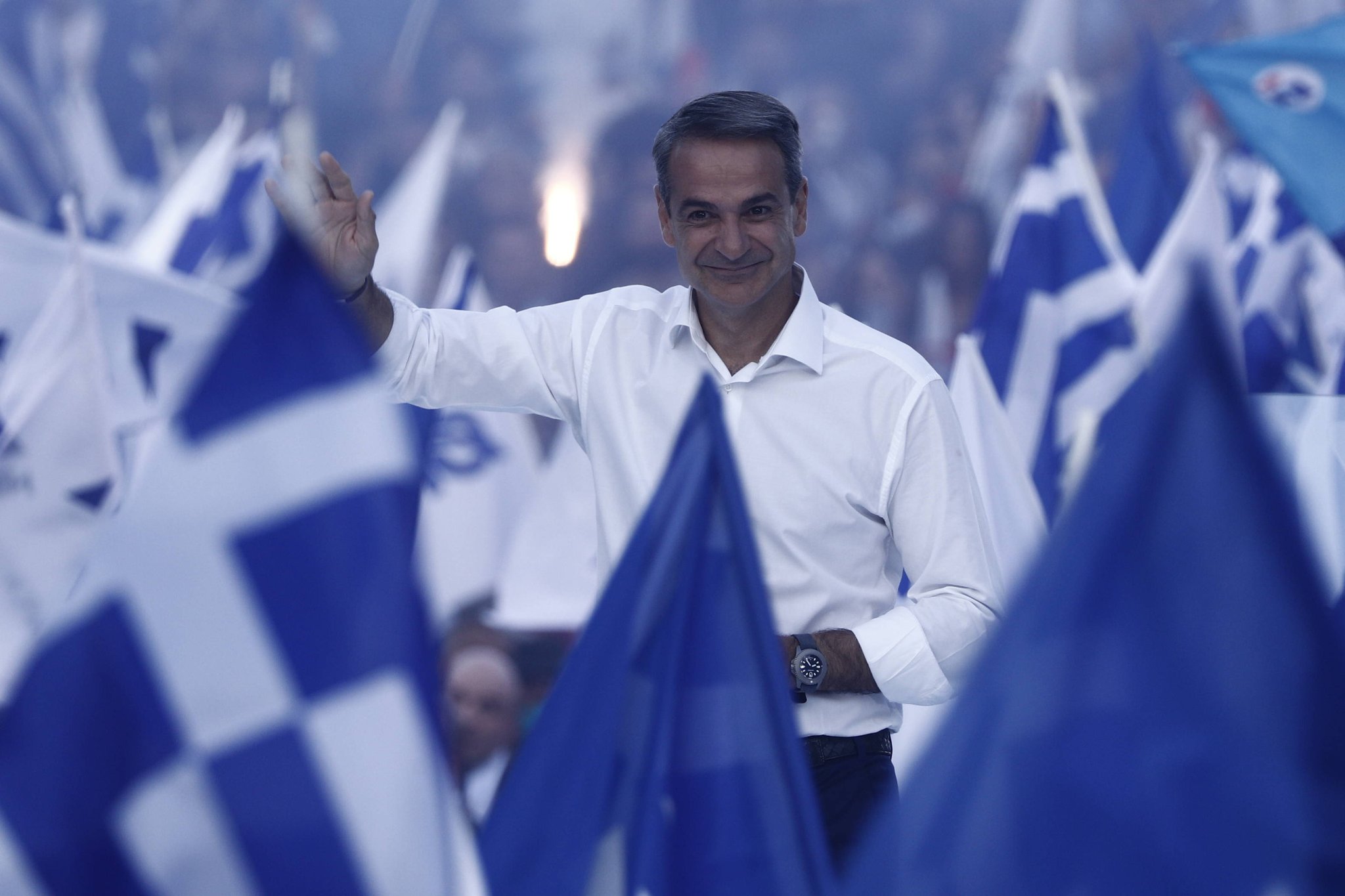 Yunanistan da seçimin galibi Miçotakis