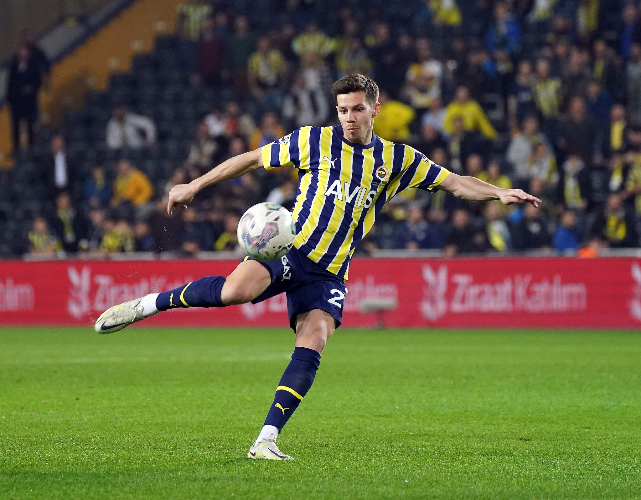 Fenerbahçeli Miha Zajc tan kötü haber... Sahalardan ne kadar uzak kalacak?