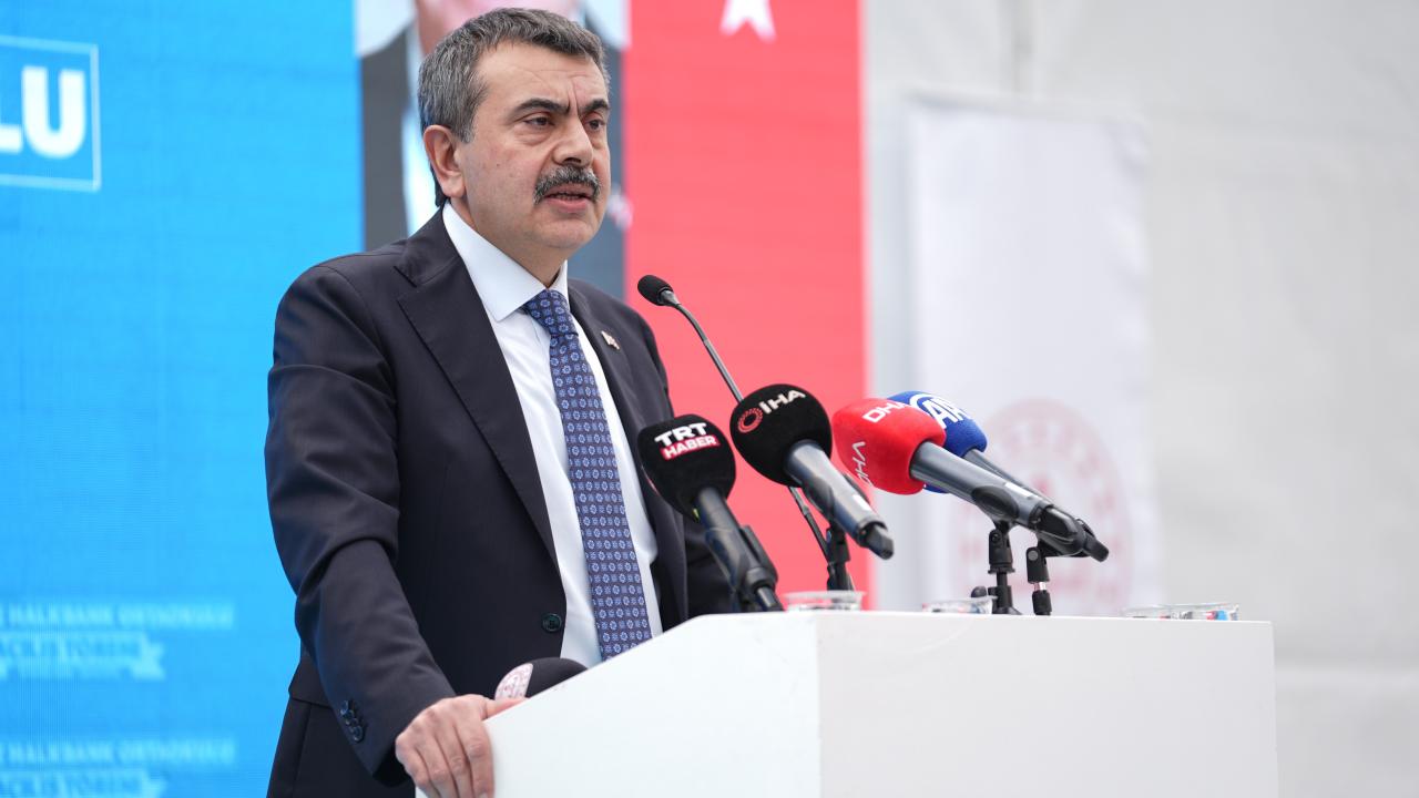 Bakan Tekin den  Kürtçe  açıklaması